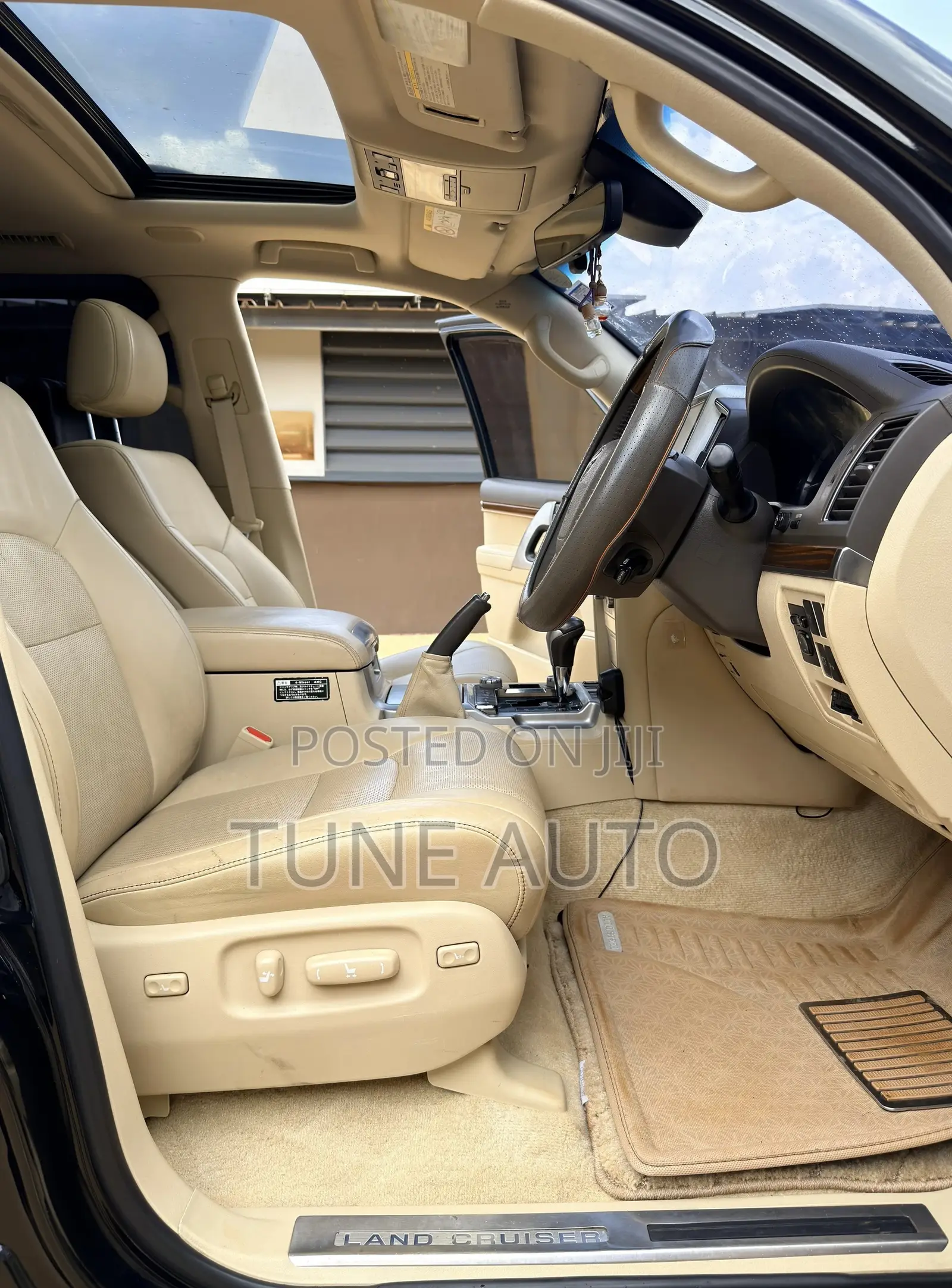 Toyota Land Cruiser 4.6 V8 ZX 2017 Black