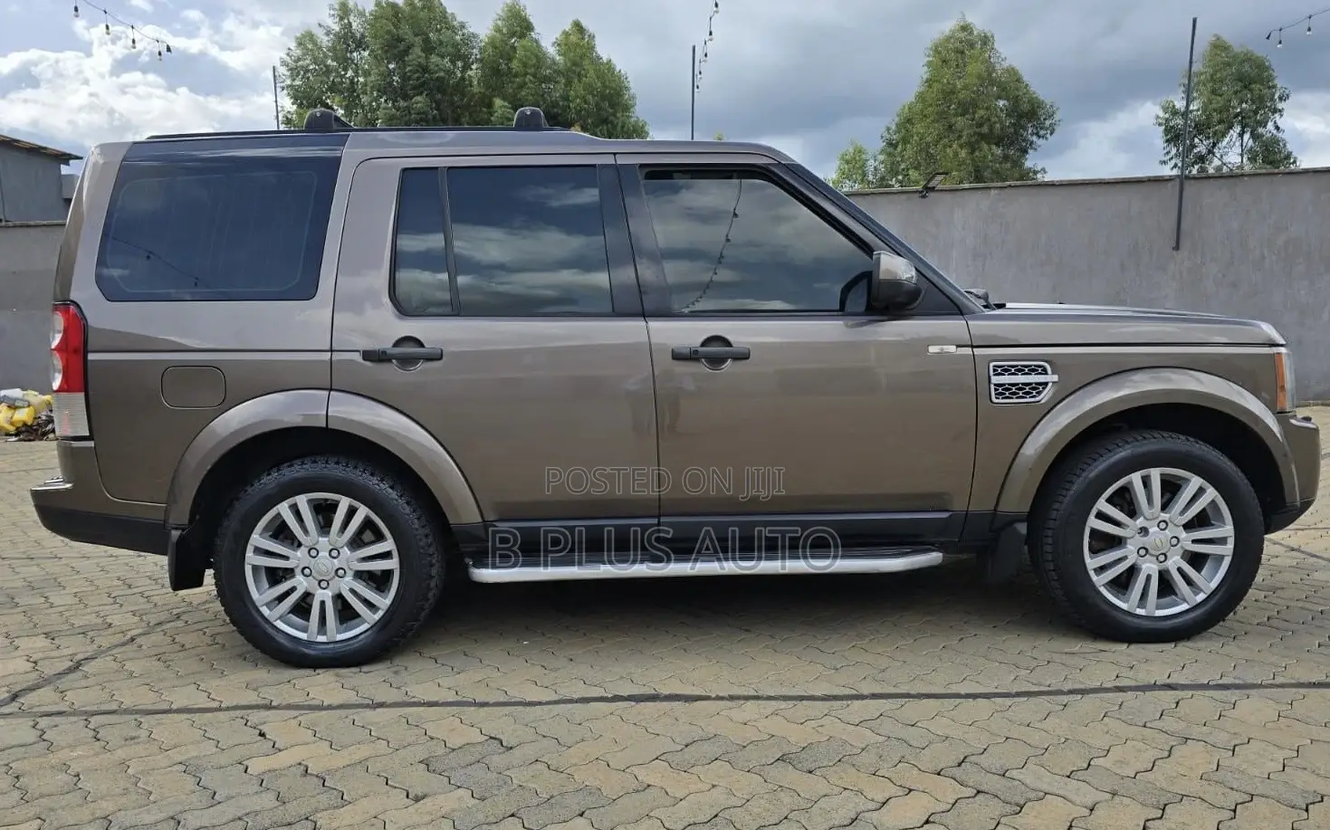 Land Rover Discovery 2010 Brown
