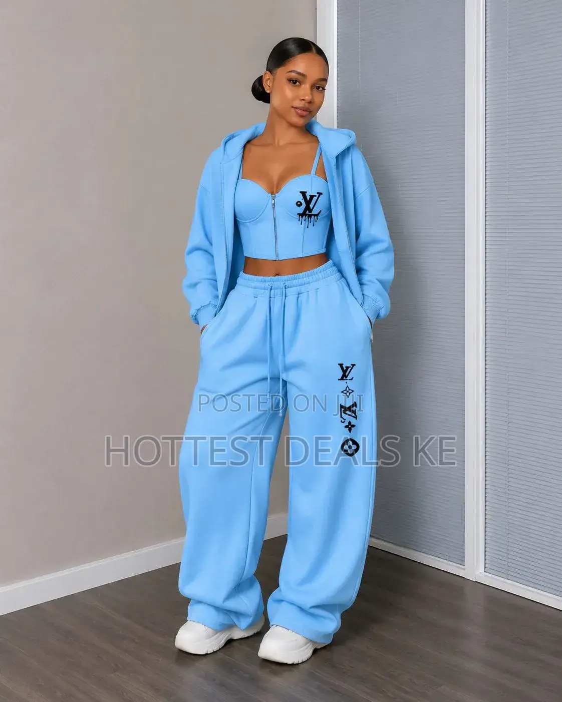 Fancy 3-Piece Light Blue Fleece Sweatset