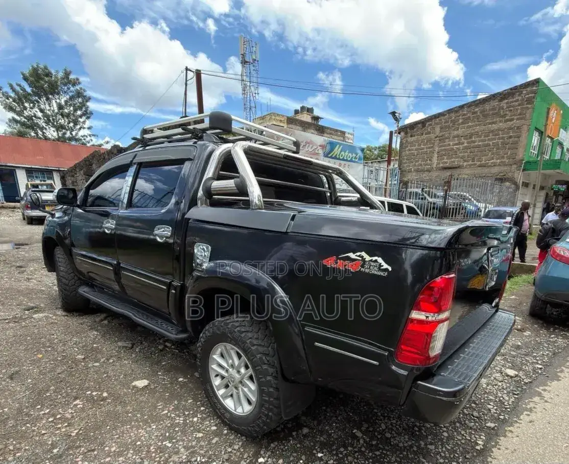 Toyota Hilux 3.0 D-4D 4x4 2014 Black