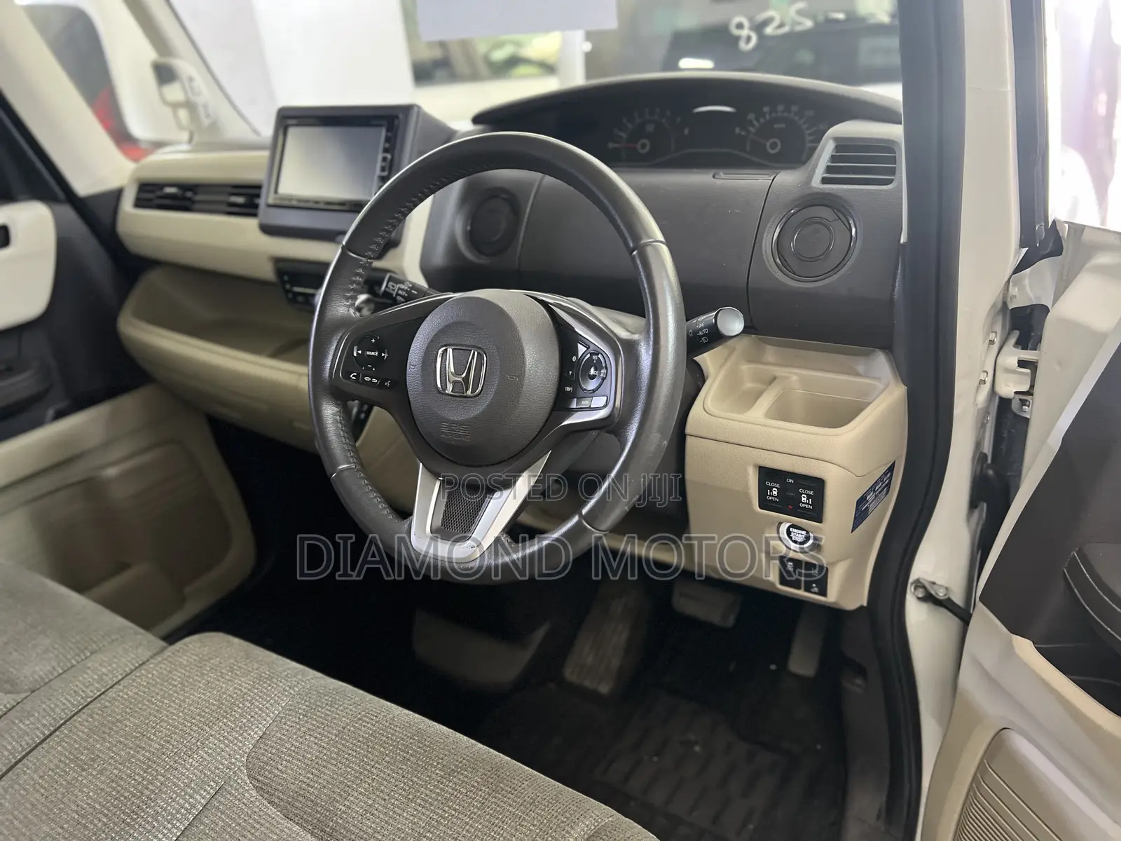 Honda N-Box 2019 Silver
