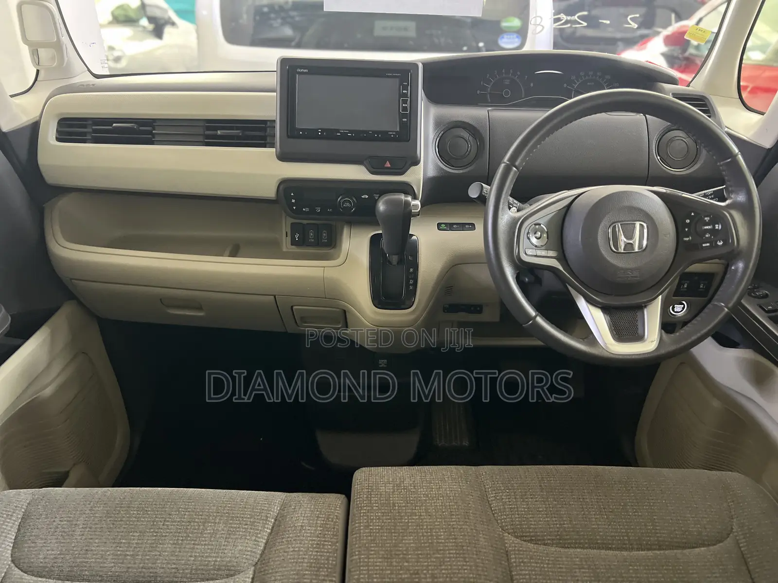 Honda N-Box 2019 Silver