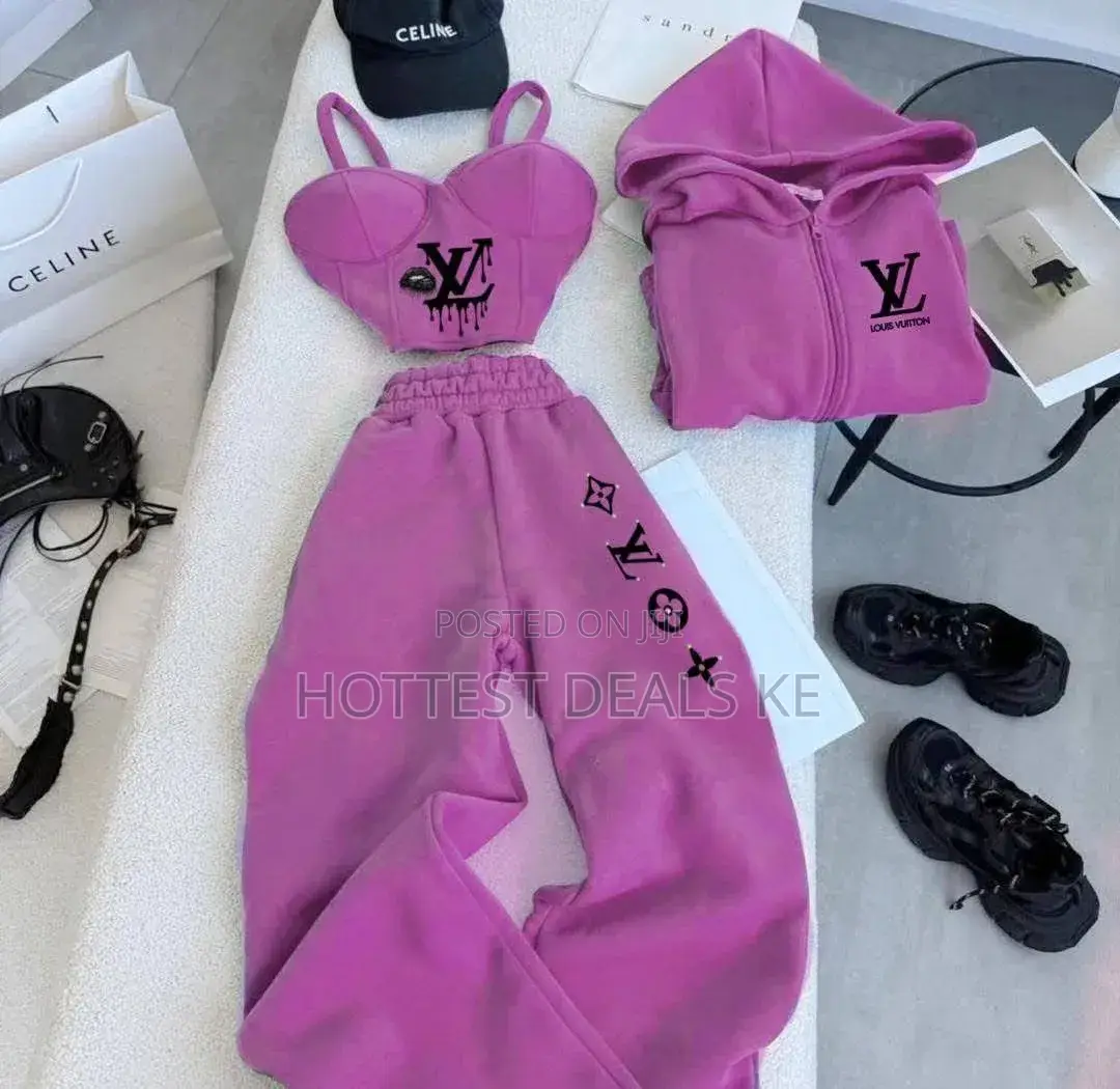 Fancy 3-Piece Light Blue Fleece Sweatset