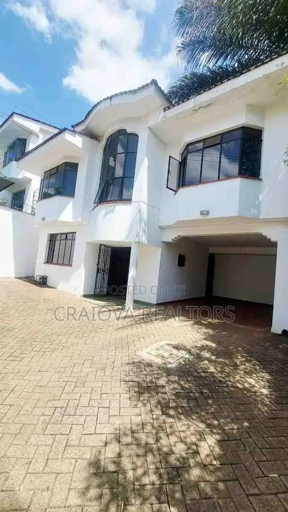 5bdrm Villa in Riverside Drive for sale