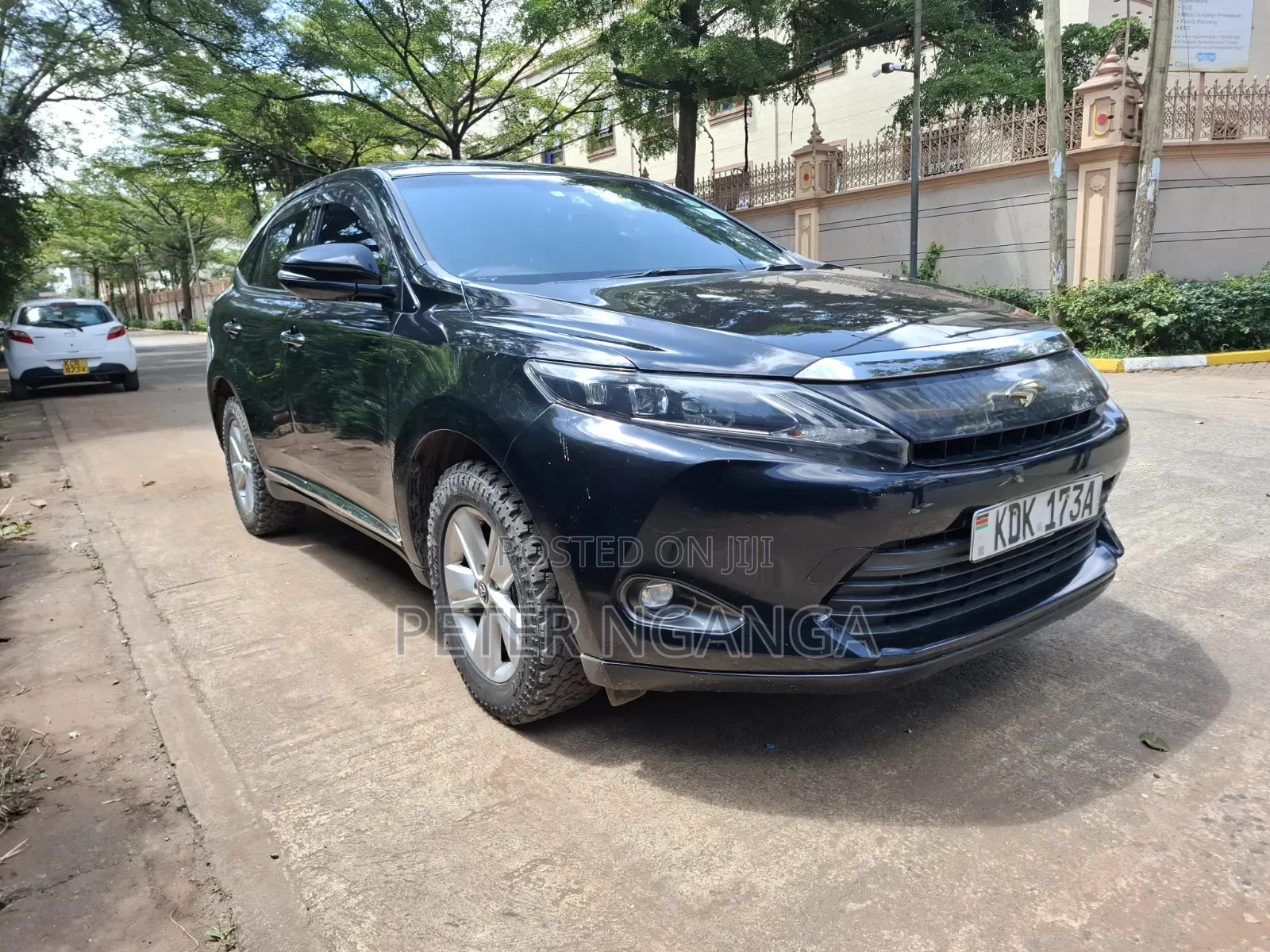 Toyota Harrier 2.0 2015 Matt Black