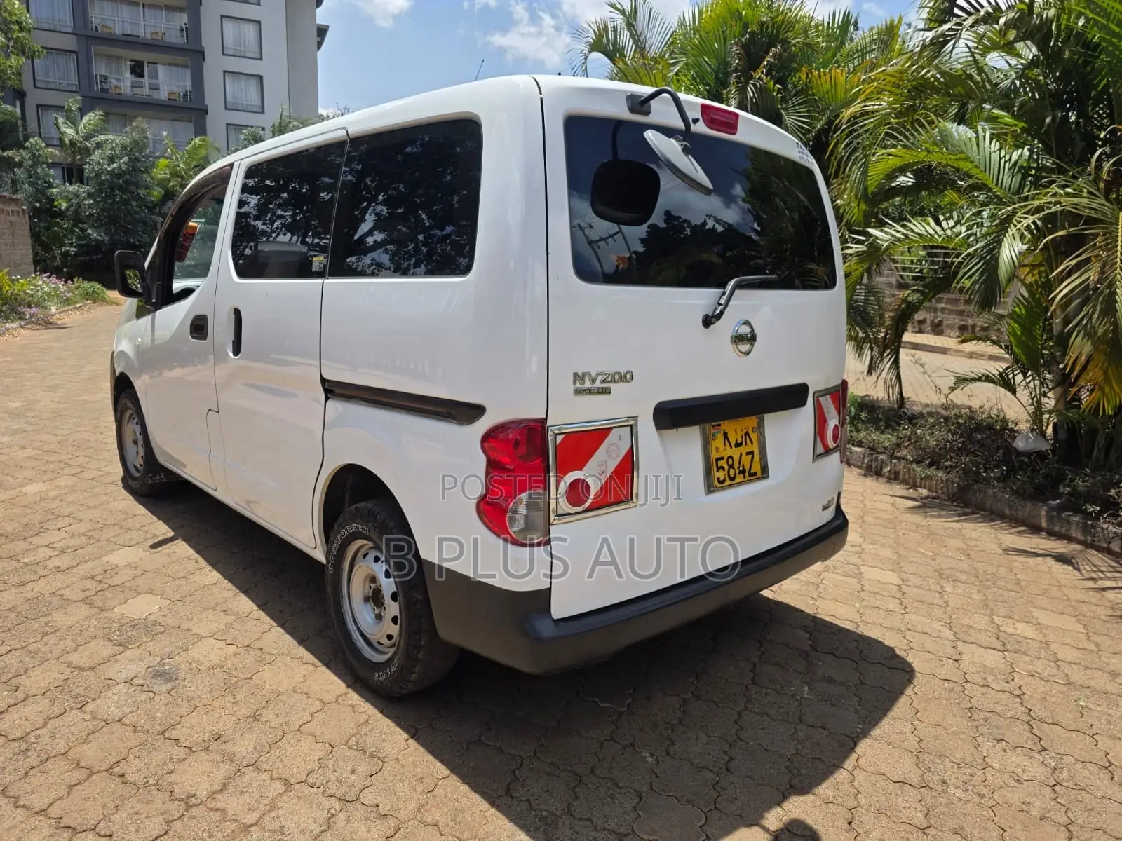 Nissan NV200 SV 2015 White