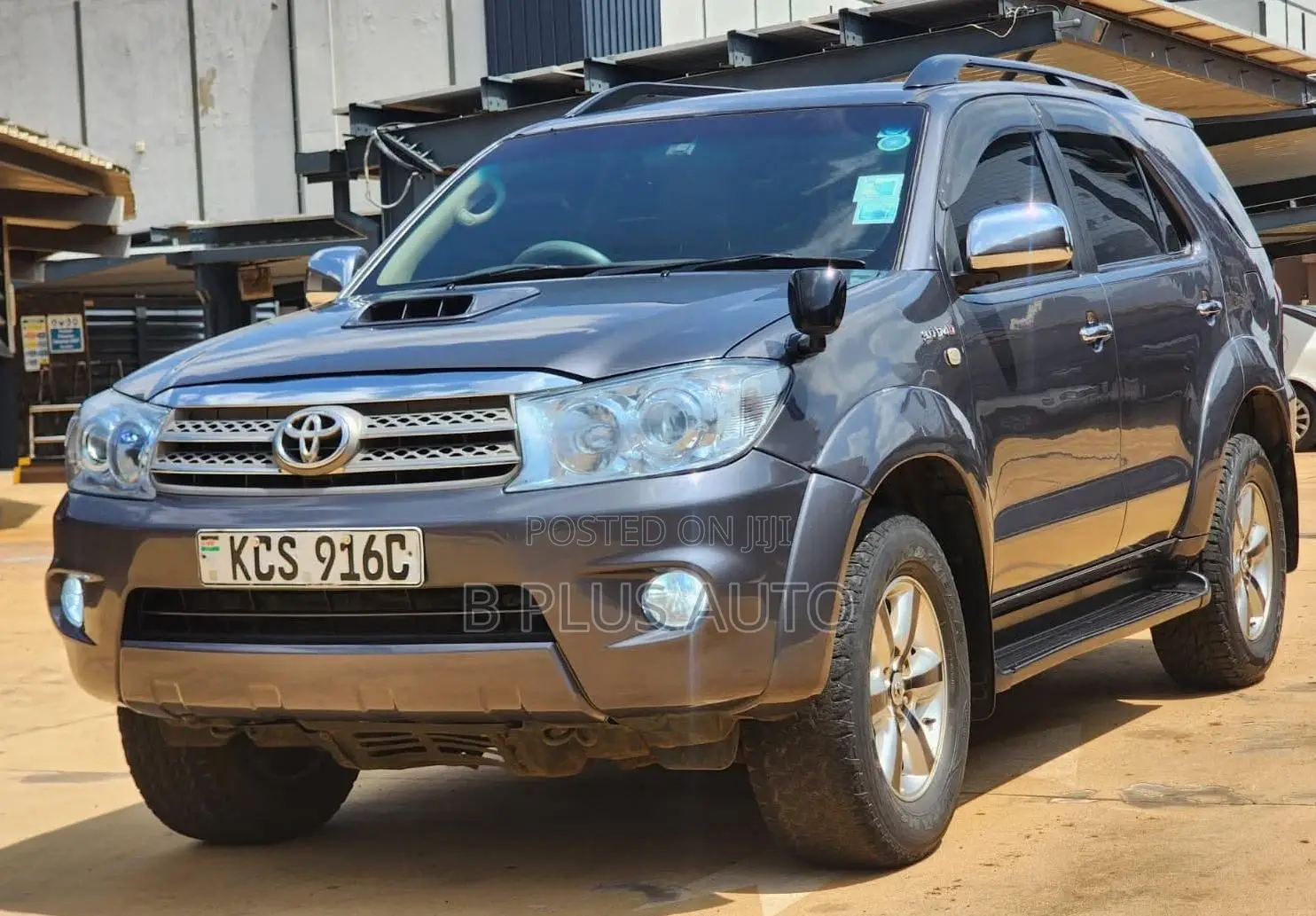 Toyota Fortuner 2011 Gray