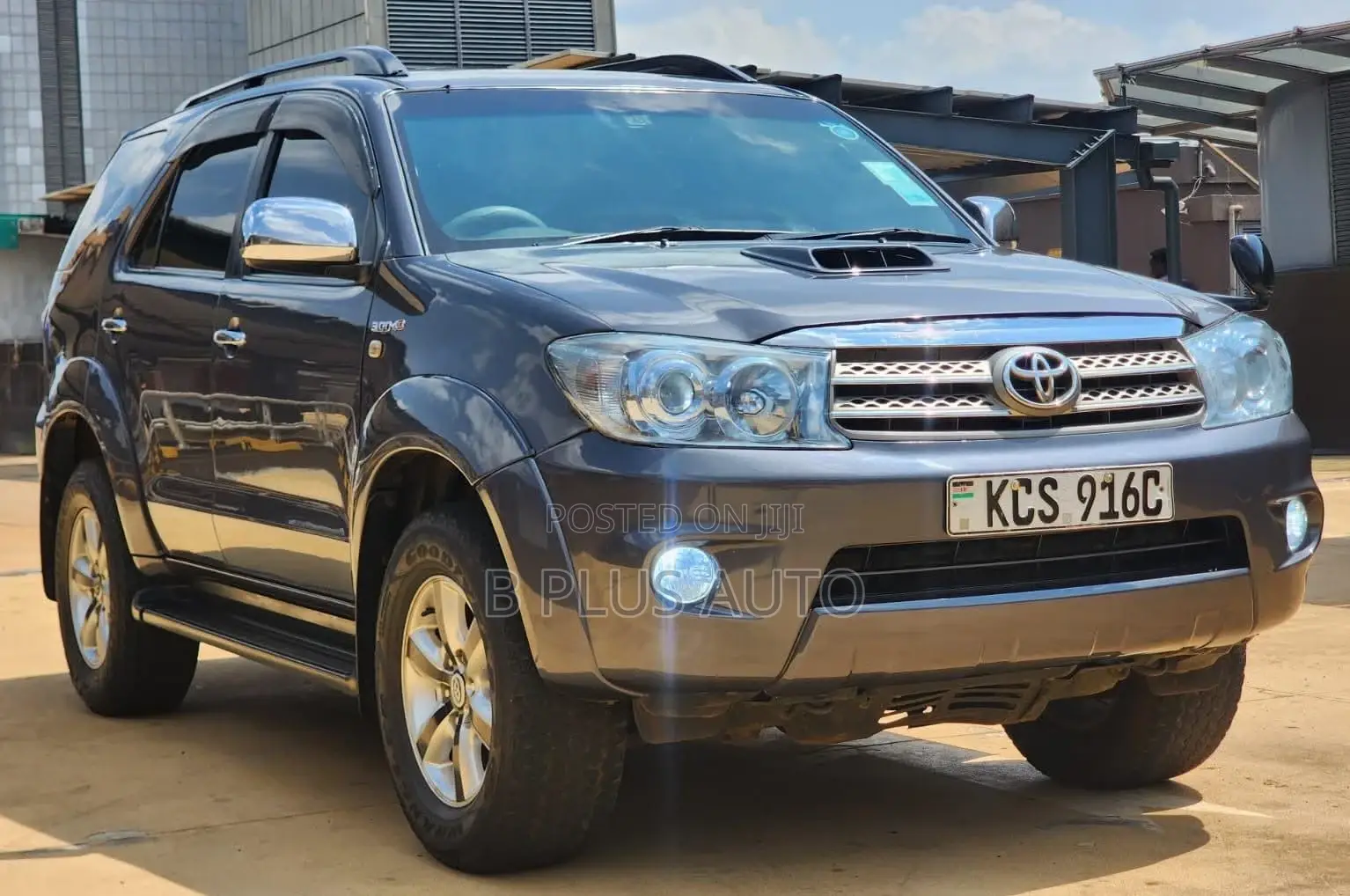 Toyota Fortuner 2011 Gray