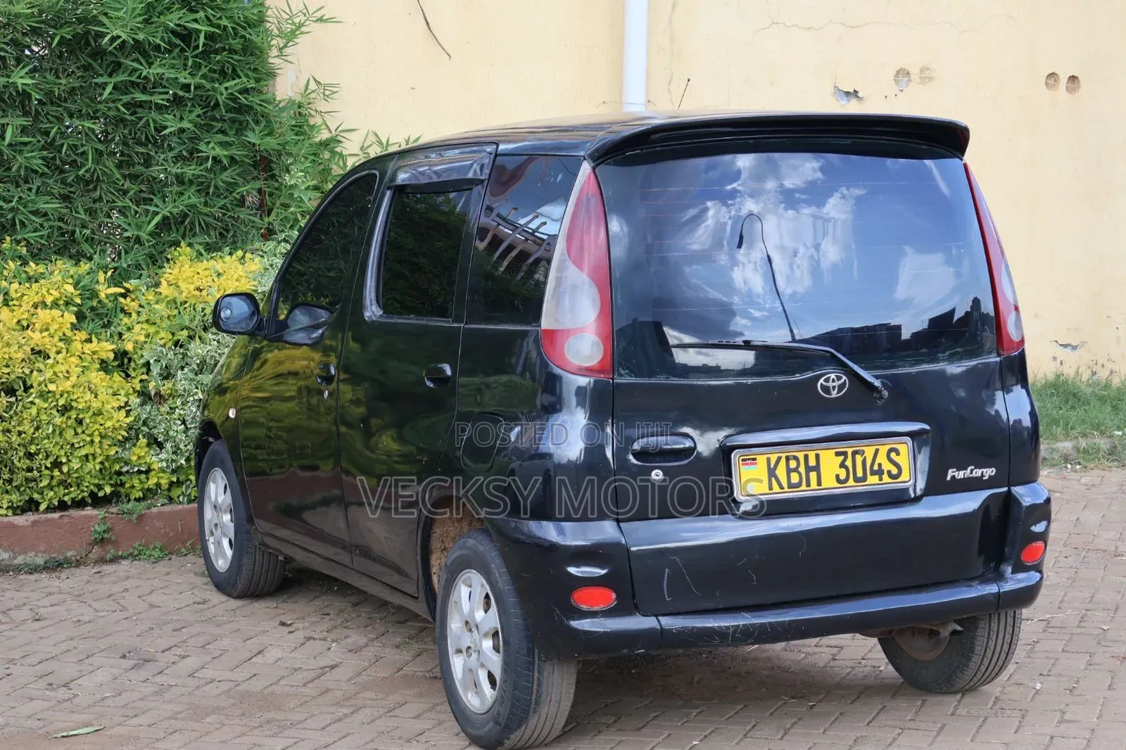 Toyota Fun Cargo 2002 Black