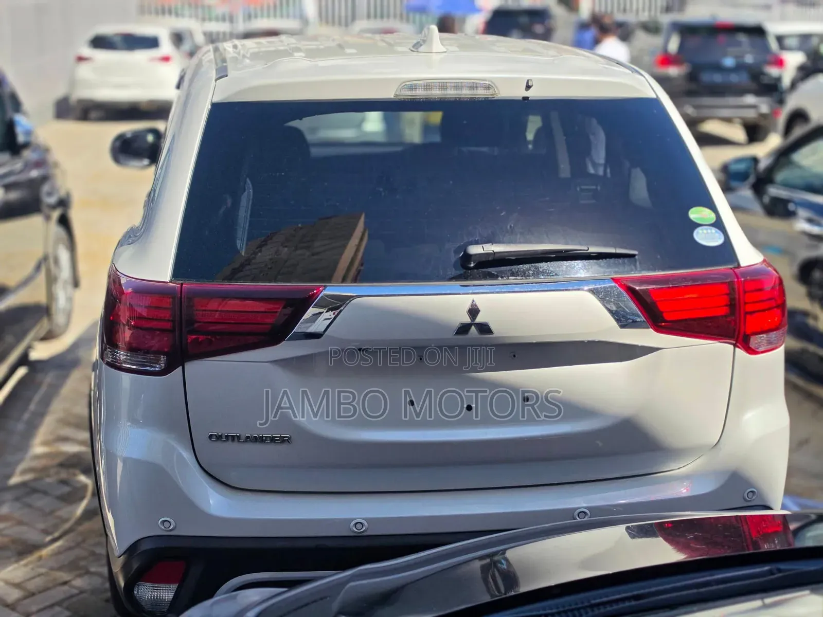 Mitsubishi Outlander SE FWD 2020 White