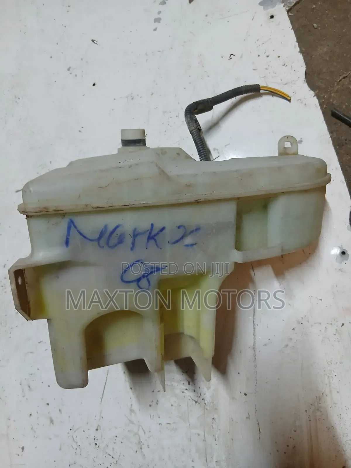 Toyota Mark X 2006-2008 Washer Bottle