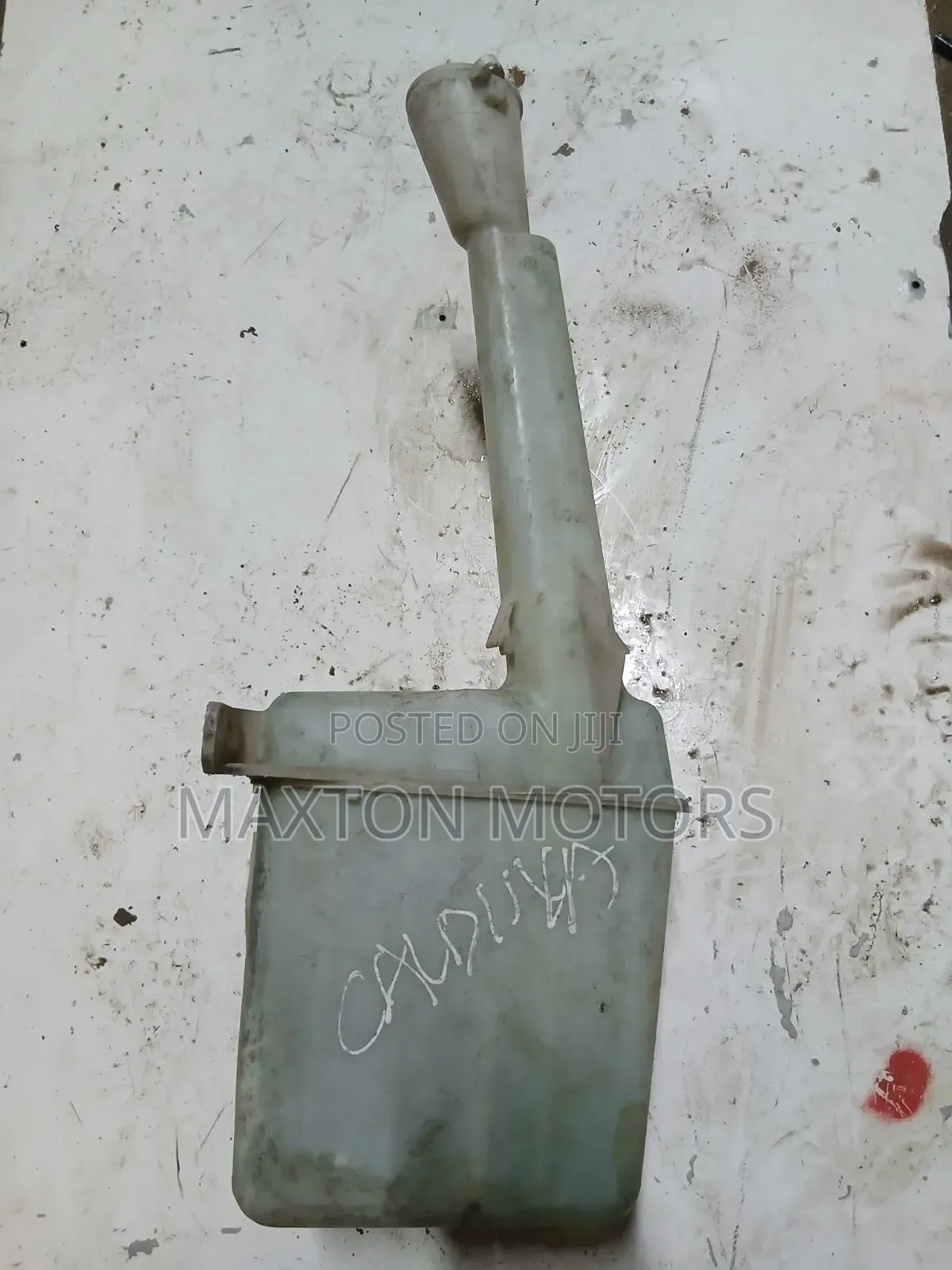 Toyota Caldina Chopper 2002-2006 Washer Bottle
