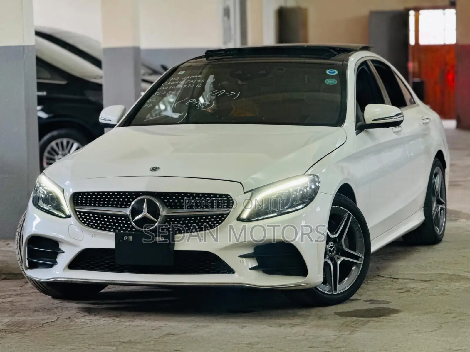 Mercedes-Benz C200 2020 Pearl