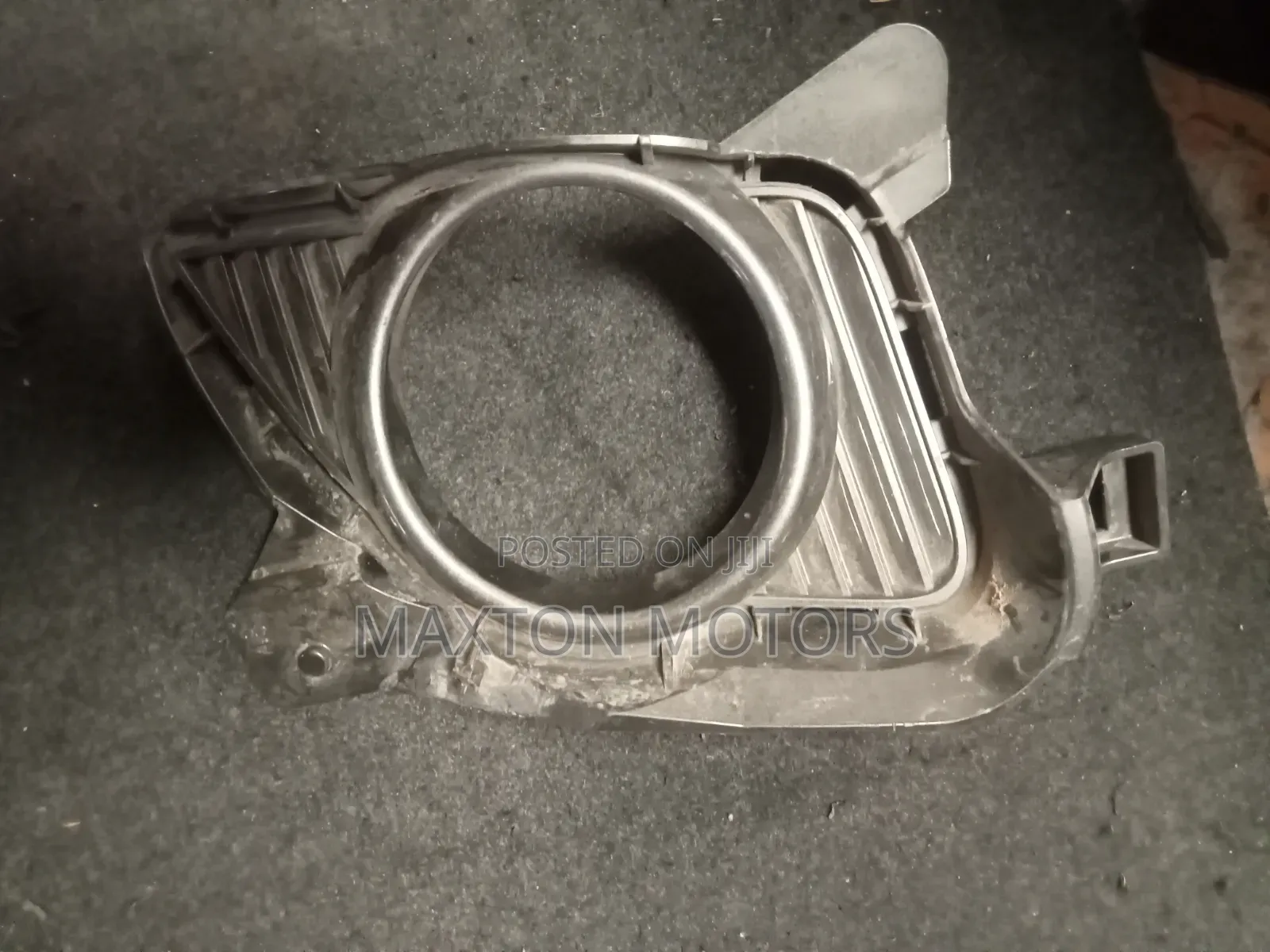 Toyota Vellfire 2010 Foglight Cover