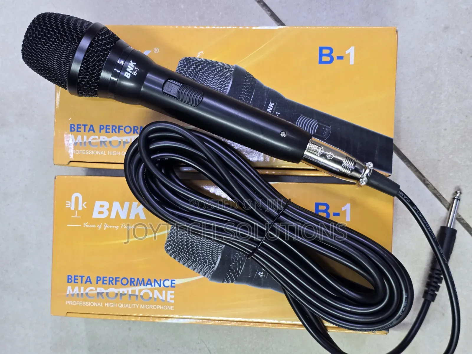 BNK B-1 Professional Wired Microphone - Crystal Clear Sound