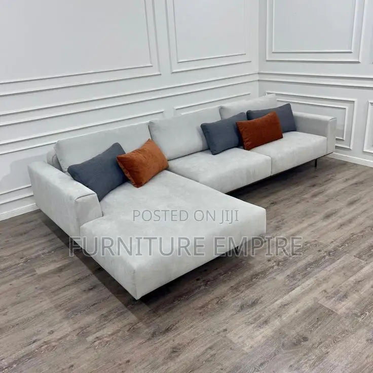 Modern Light Grey Sectional Sofa With Chaise Accent Pillows