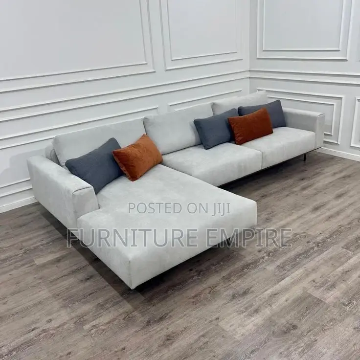 Modern Light Grey Sectional Sofa With Chaise Accent Pillows