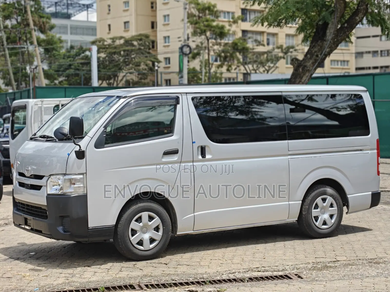 Toyota HiAce 2018 Silver