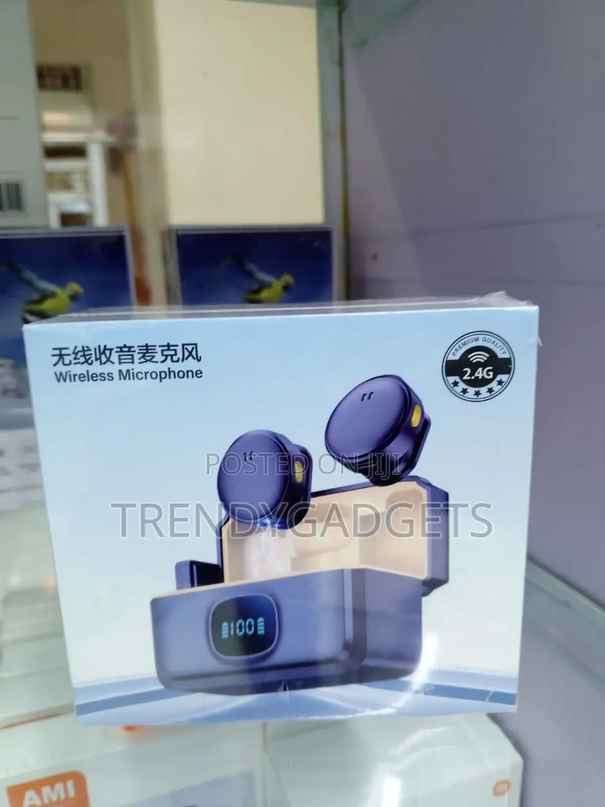 Q8 Wireless Lavalier Mic 20m Range for Streaming Vlog