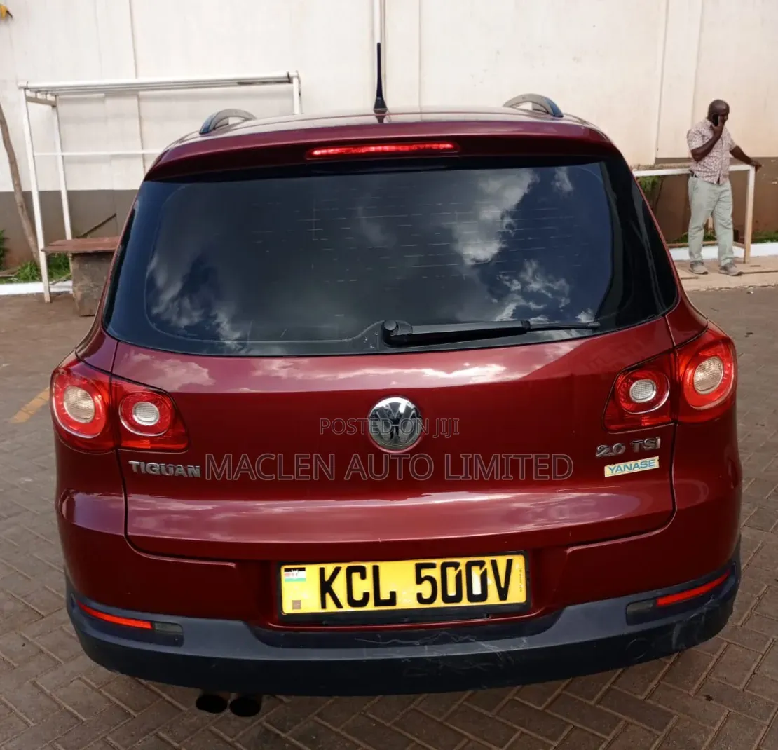 Volkswagen Tiguan 2010 Red