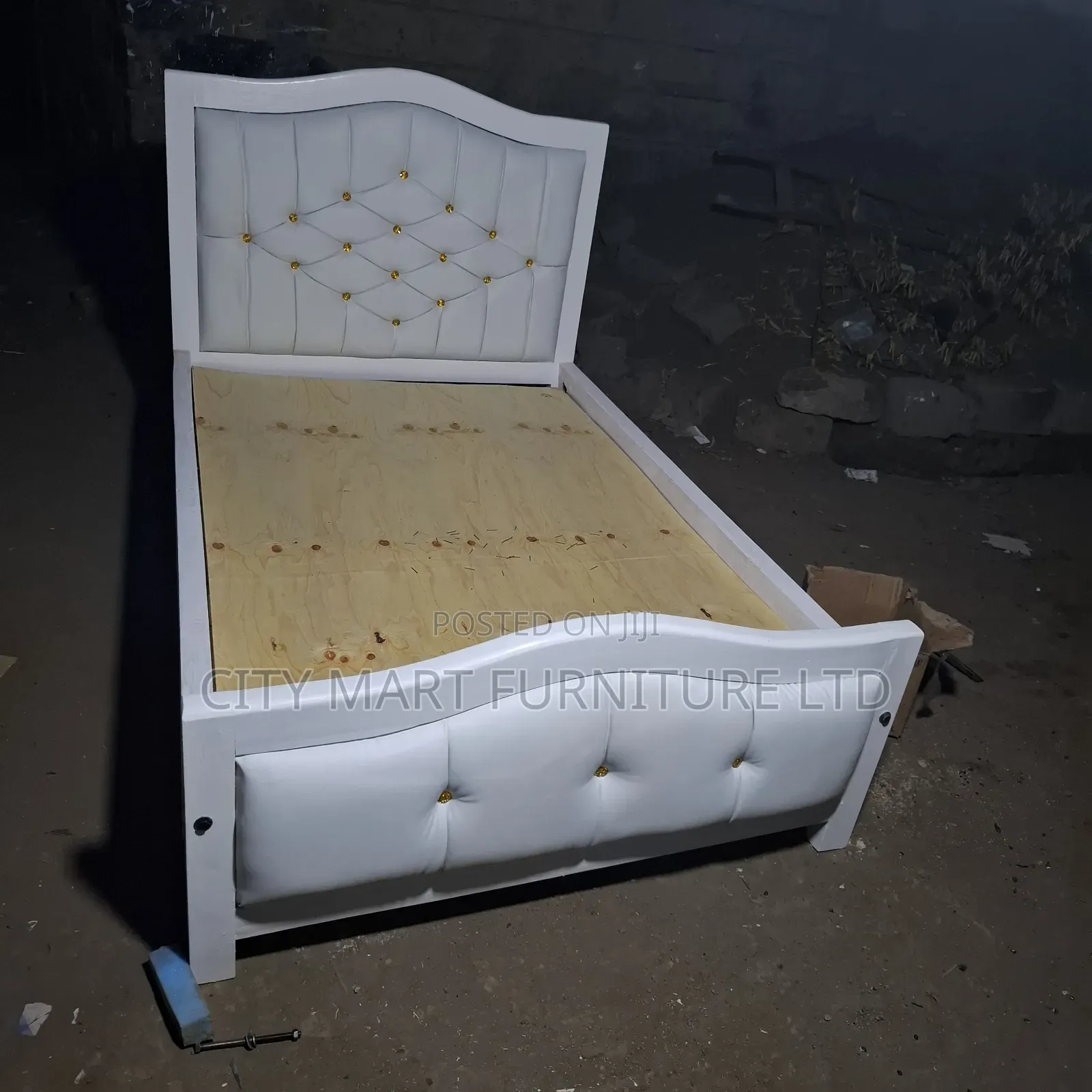 Clean Modern Mocket Beds on Offer!