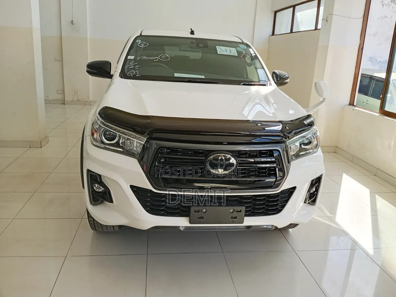 Toyota Hilux Revo Double Cab Deisel 2.4 AWD 2019 White