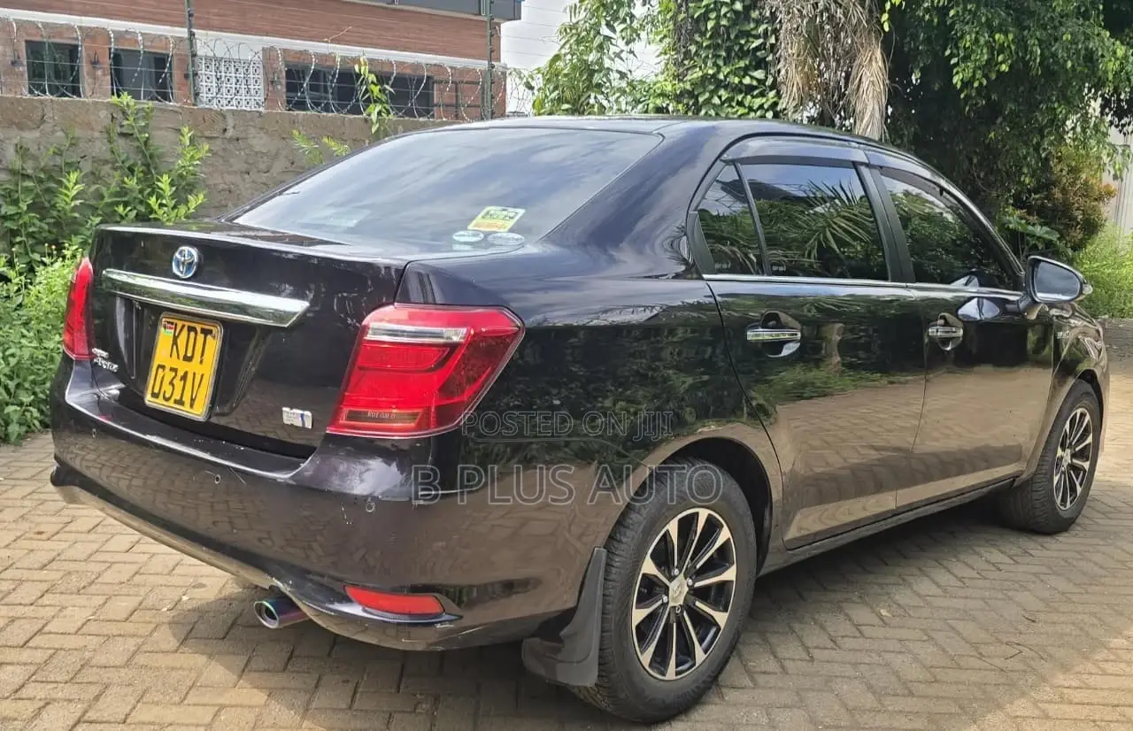 Toyota Axio 1.5 Hybrid 2WD 2018 Black