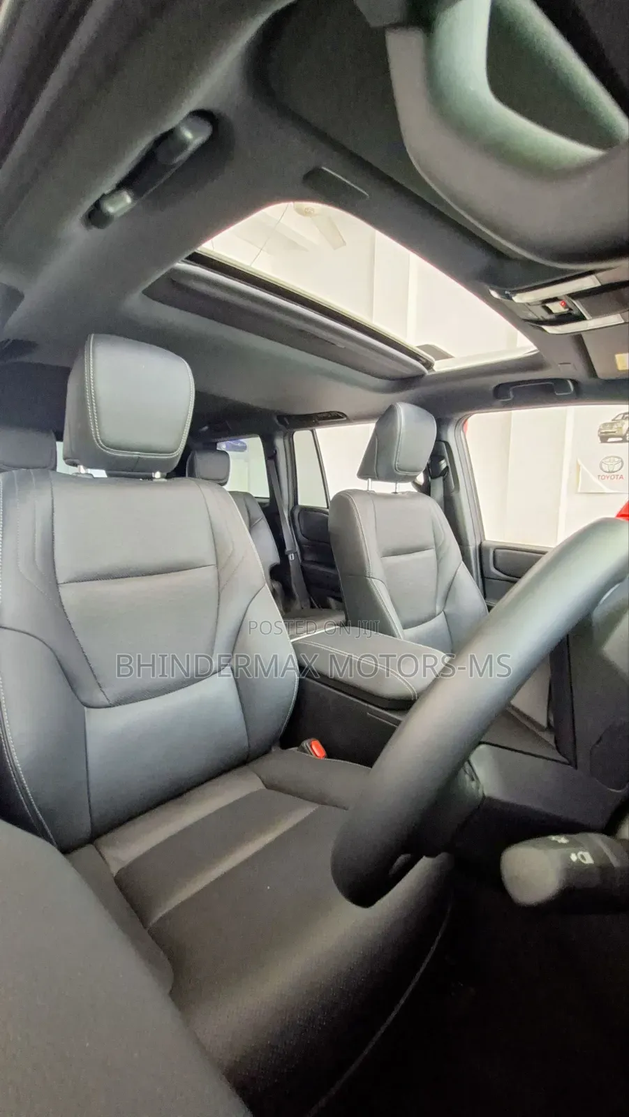 Toyota Land Cruiser Prado 2024 White