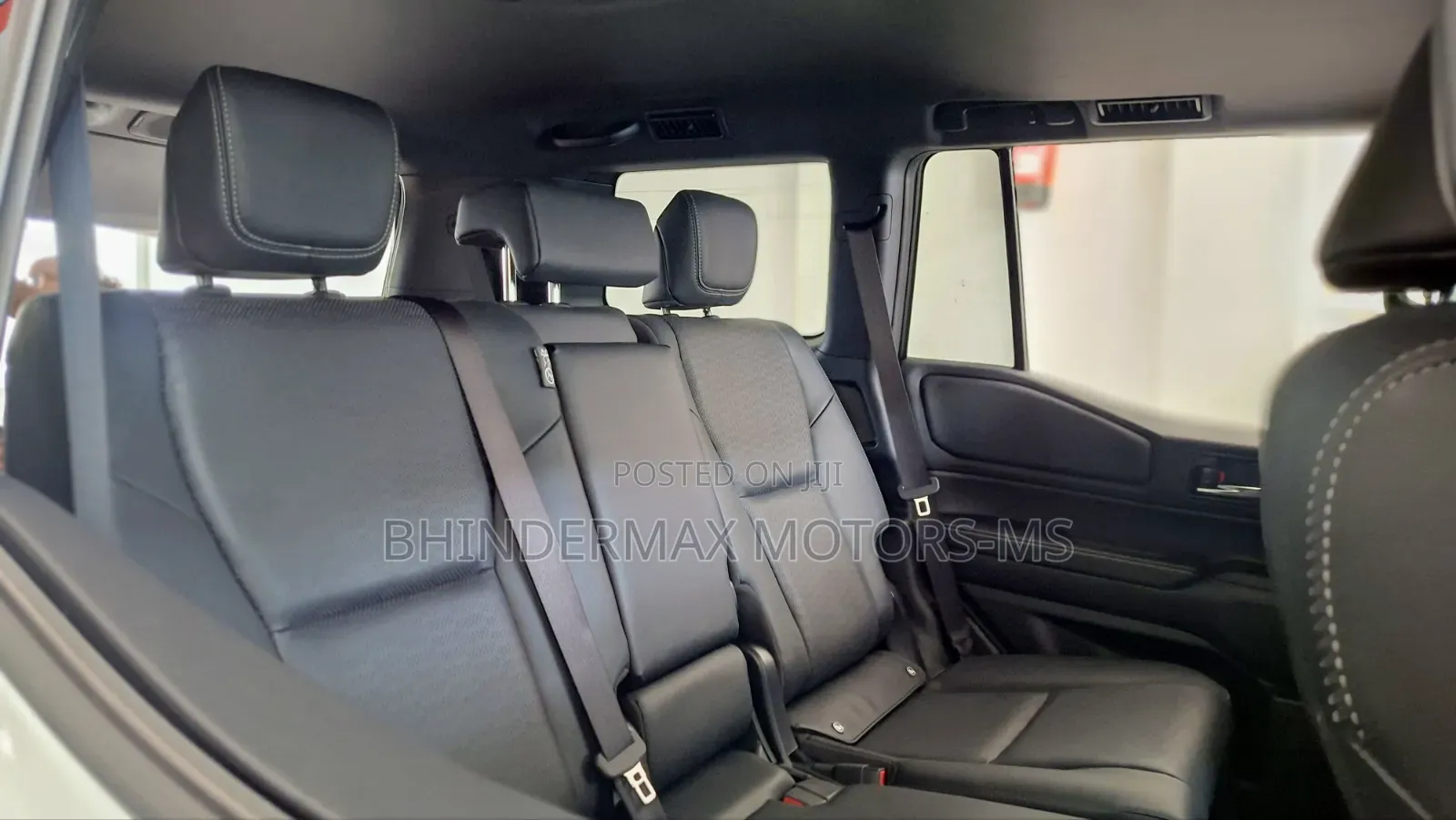 Toyota Land Cruiser Prado 2024 White