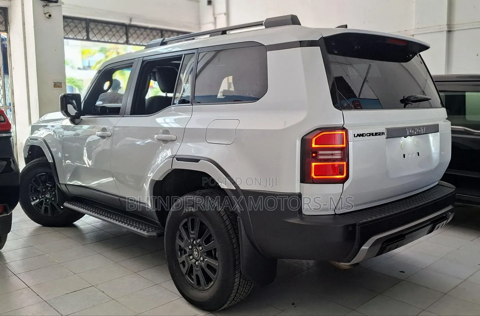 Toyota Land Cruiser Prado 2024 White