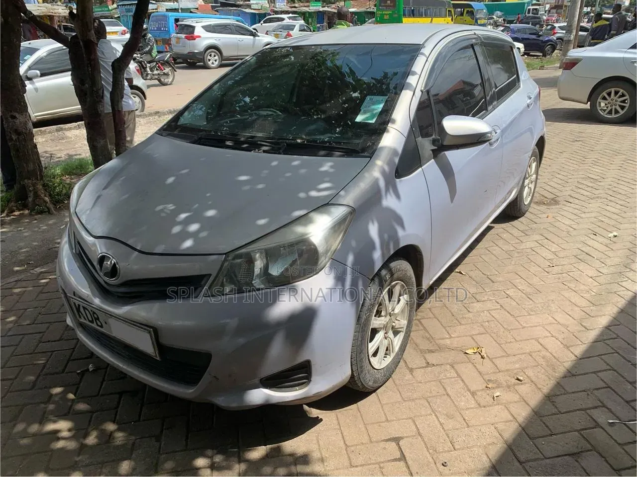 Toyota Vitz 2013 Silver