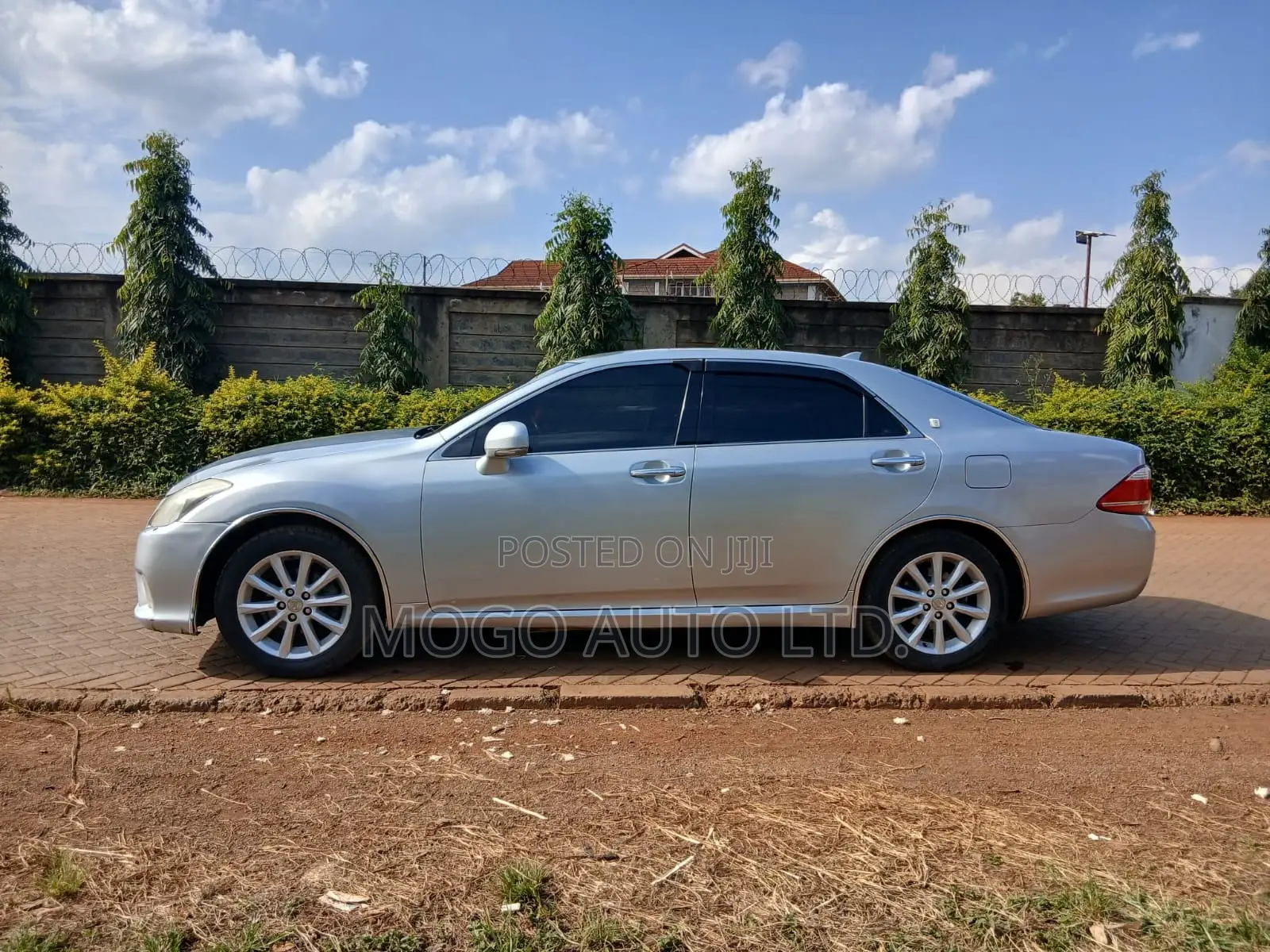 Toyota Crown 2012 Silver