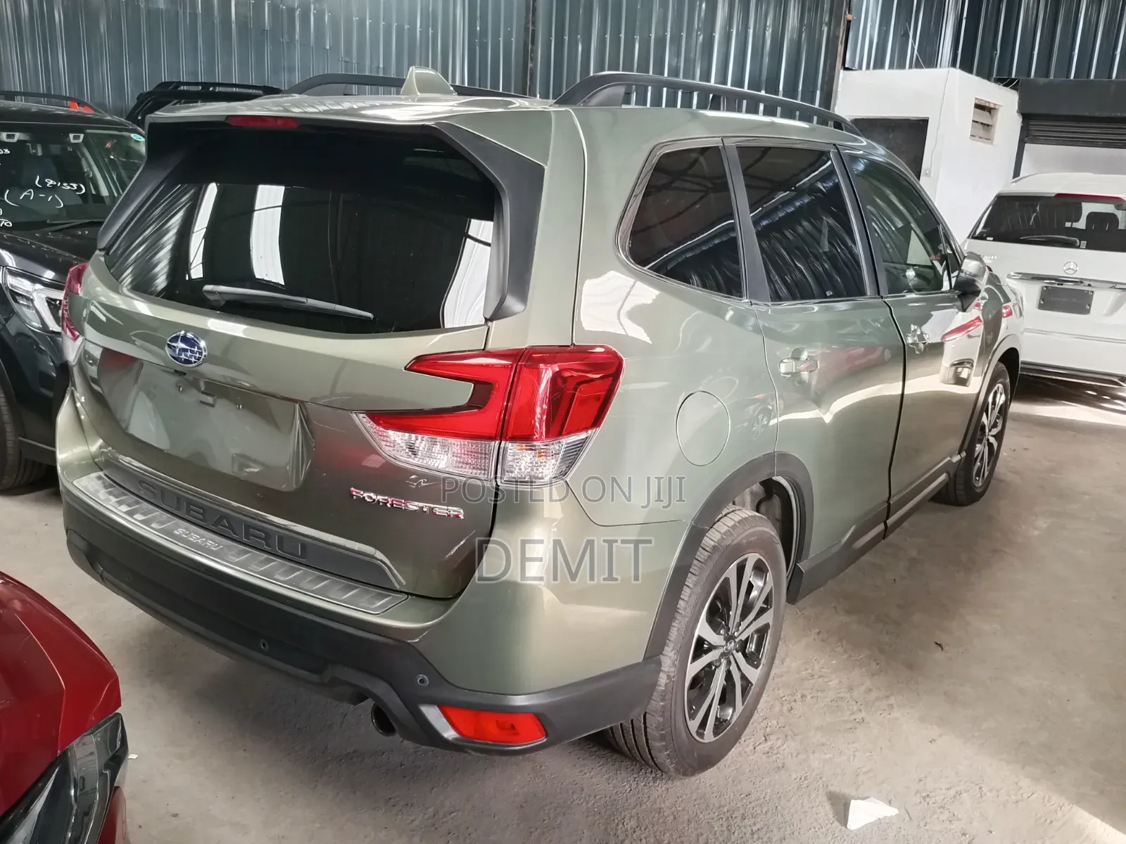 Subaru Forester Base AWD 2019 Green