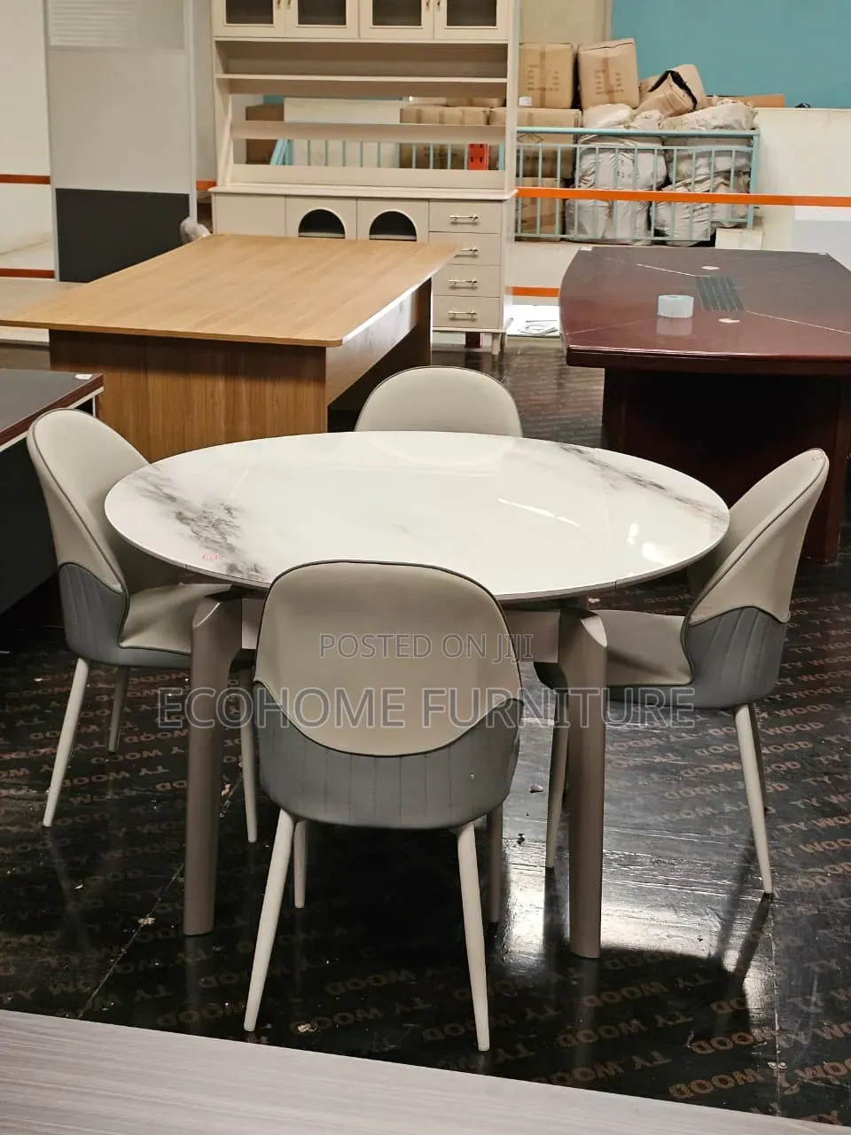 4 Seater Classic Round Dinning Set