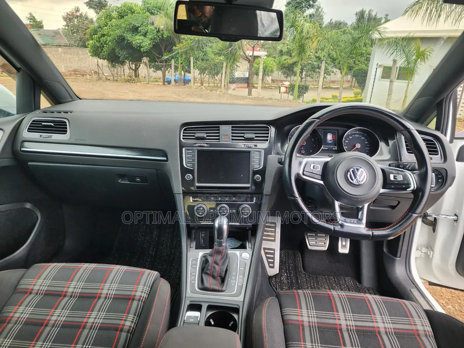 Volkswagen Golf TSI S FWD 2018 White