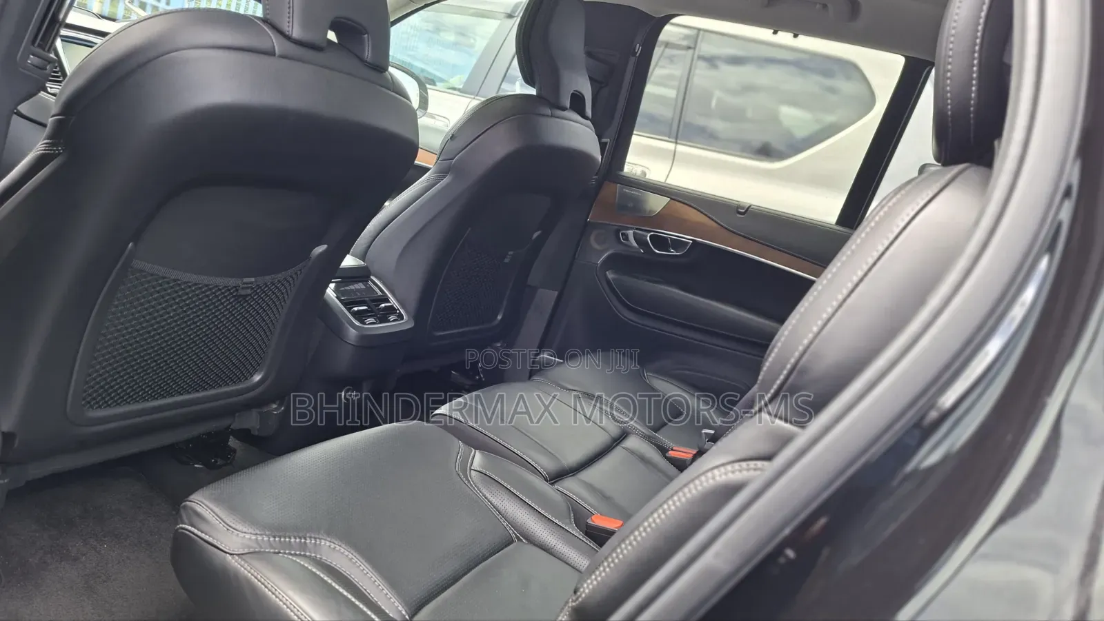 Volvo XC90 T5 Momentum AWD 2019 Black