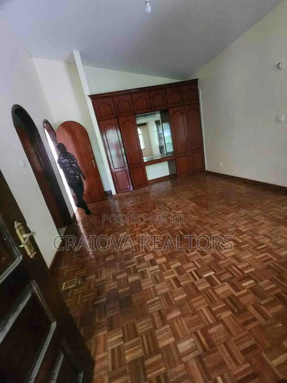5bdrm Townhouse/Terrace in Riverside Drive for sale