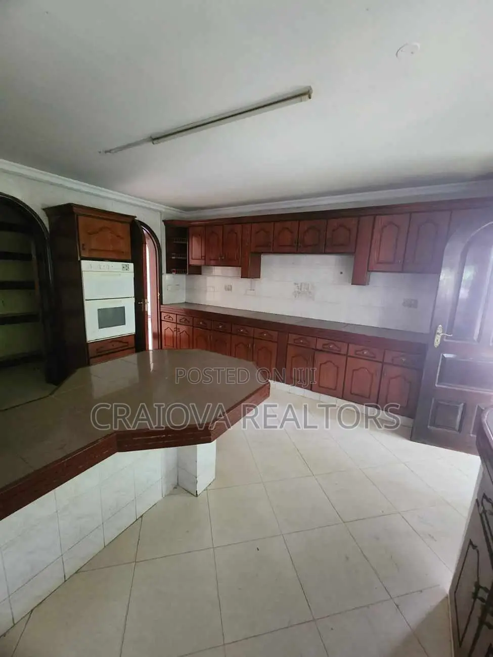 5bdrm Townhouse/Terrace in Riverside Drive for sale