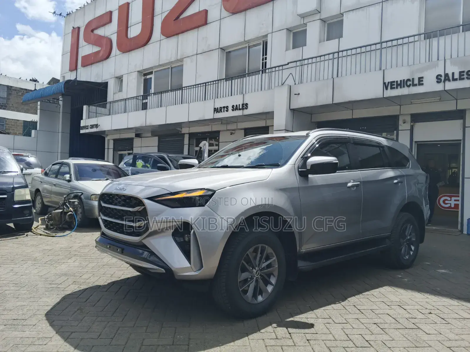 New Isuzu MU-X 2025 Gray
