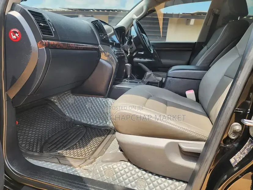 Toyota Land Cruiser 2009 Black