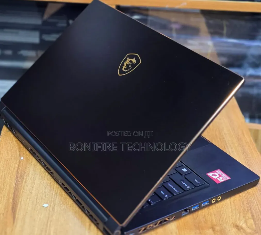 Laptop MSI GS65 Stealth Thin 8RF 32GB Intel Core i7 SSD 512GB