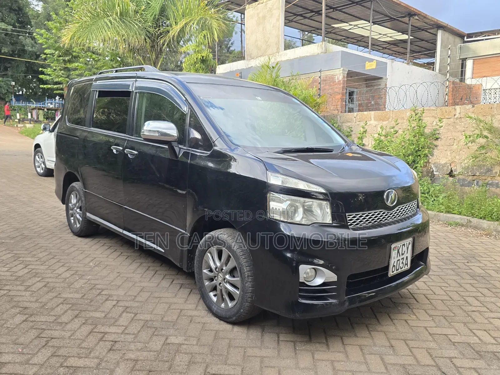 Toyota Voxy 2013 Black