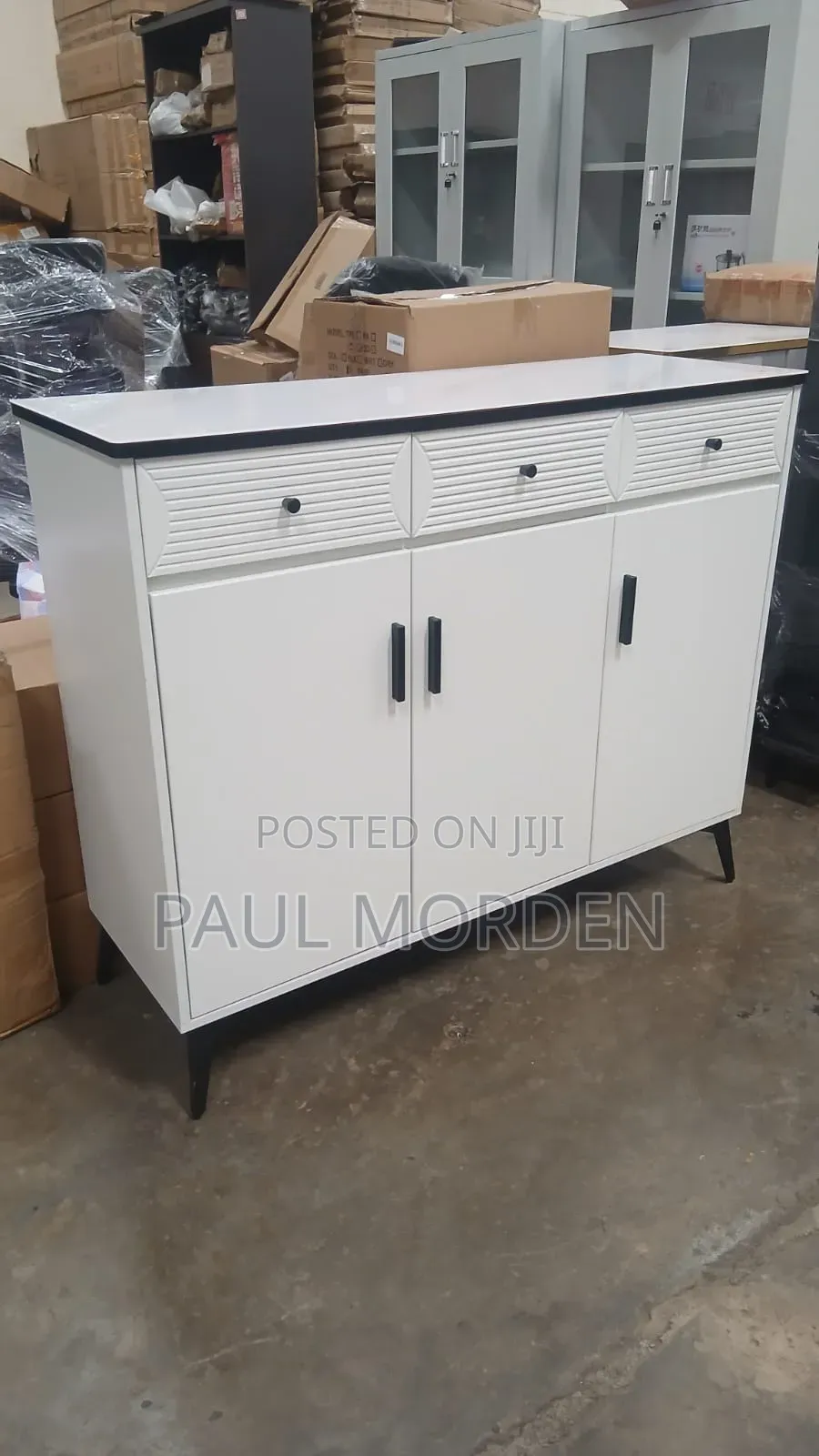 Buffet Cabinet Unit With Perfect Finishing
