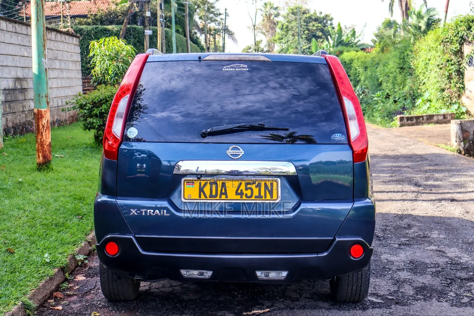 Nissan X-Trail 2.0 Petrol FWD 2013 Blue