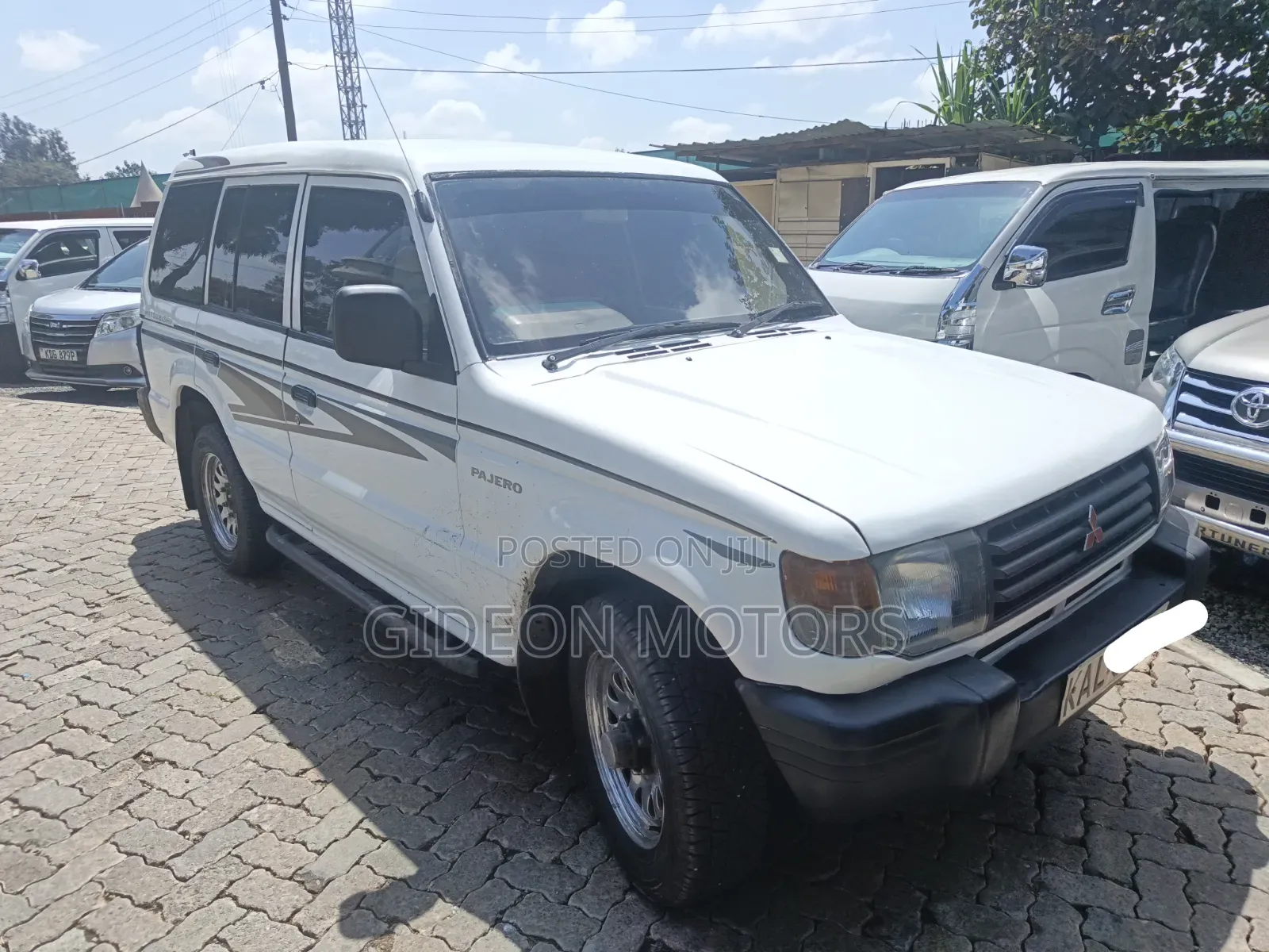 Mitsubishi Pajero Junior 1998 White