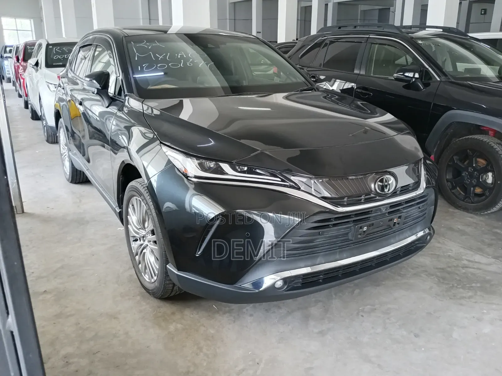 Toyota Harrier 2.0 2020 Black