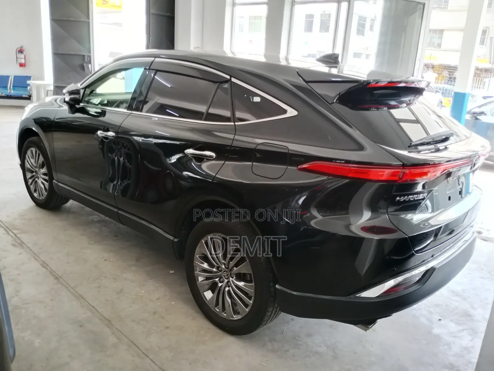 Toyota Harrier 2.0 2020 Black