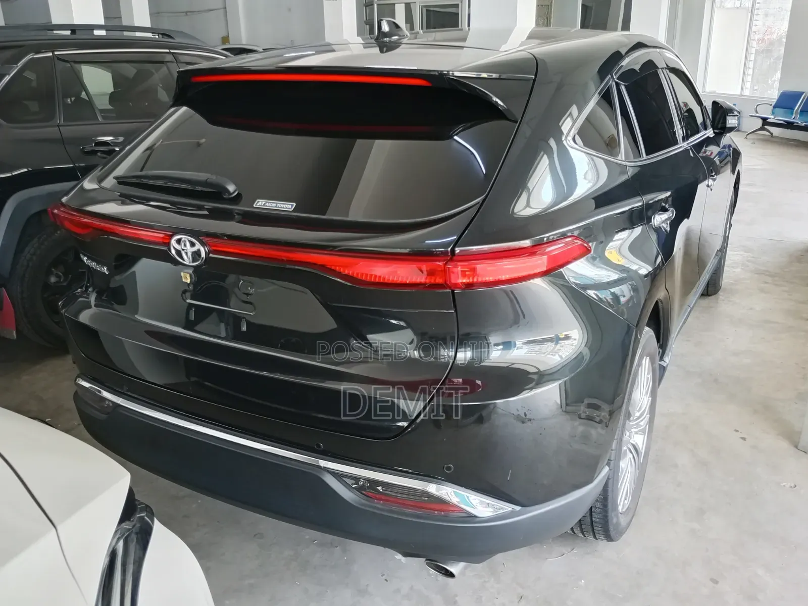 Toyota Harrier 2.0 2020 Black