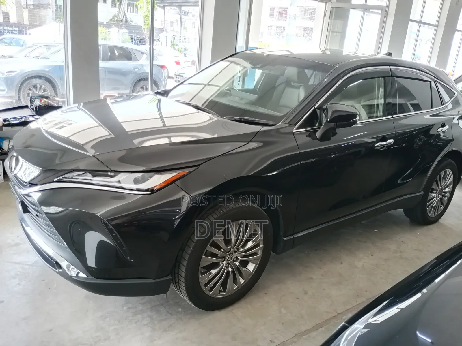 Toyota Harrier 2.0 2020 Black