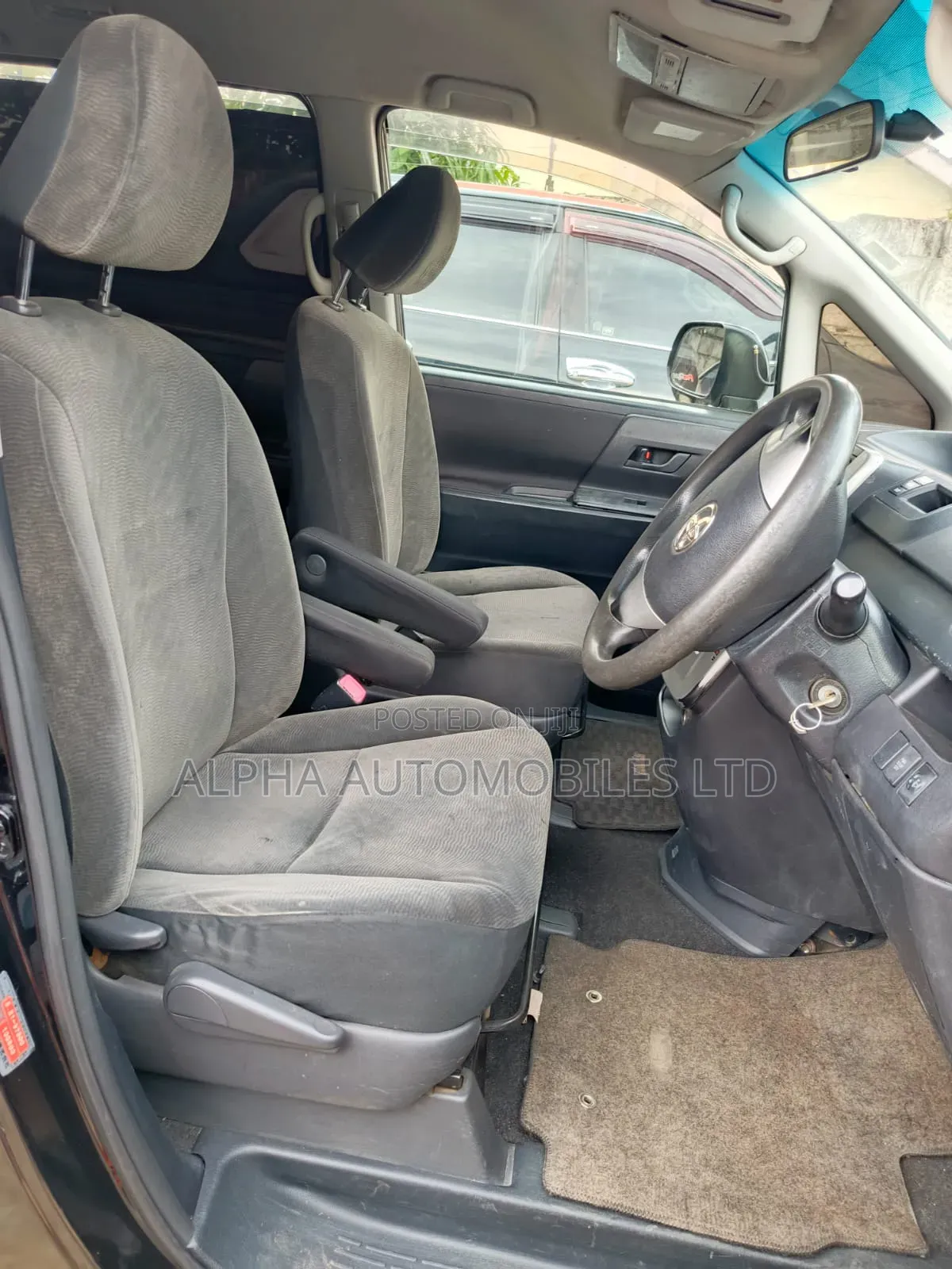 Toyota Voxy 2013 Black